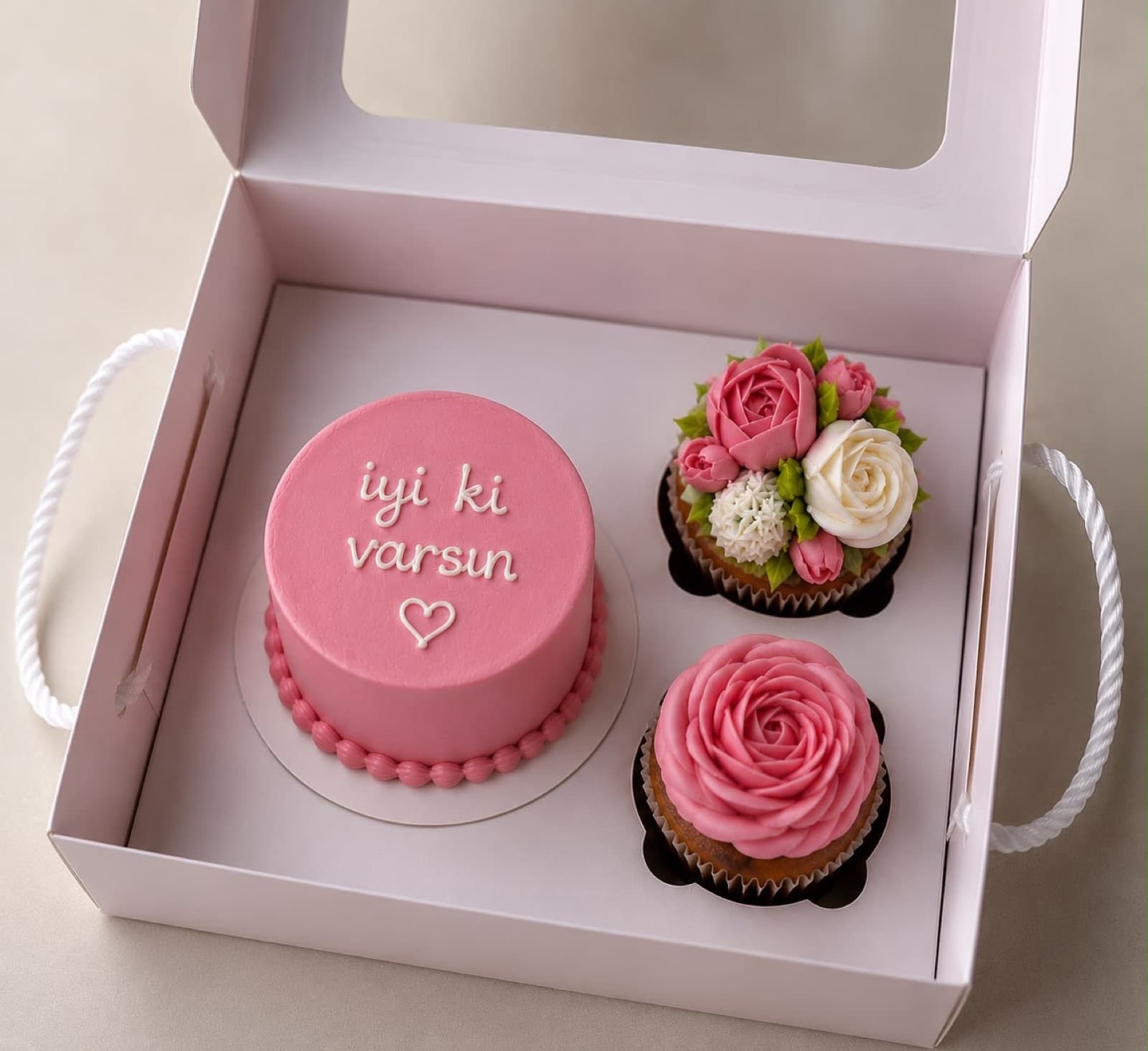 2 Kişilik Bento Kek ve 2'li Cupcake Kutusu